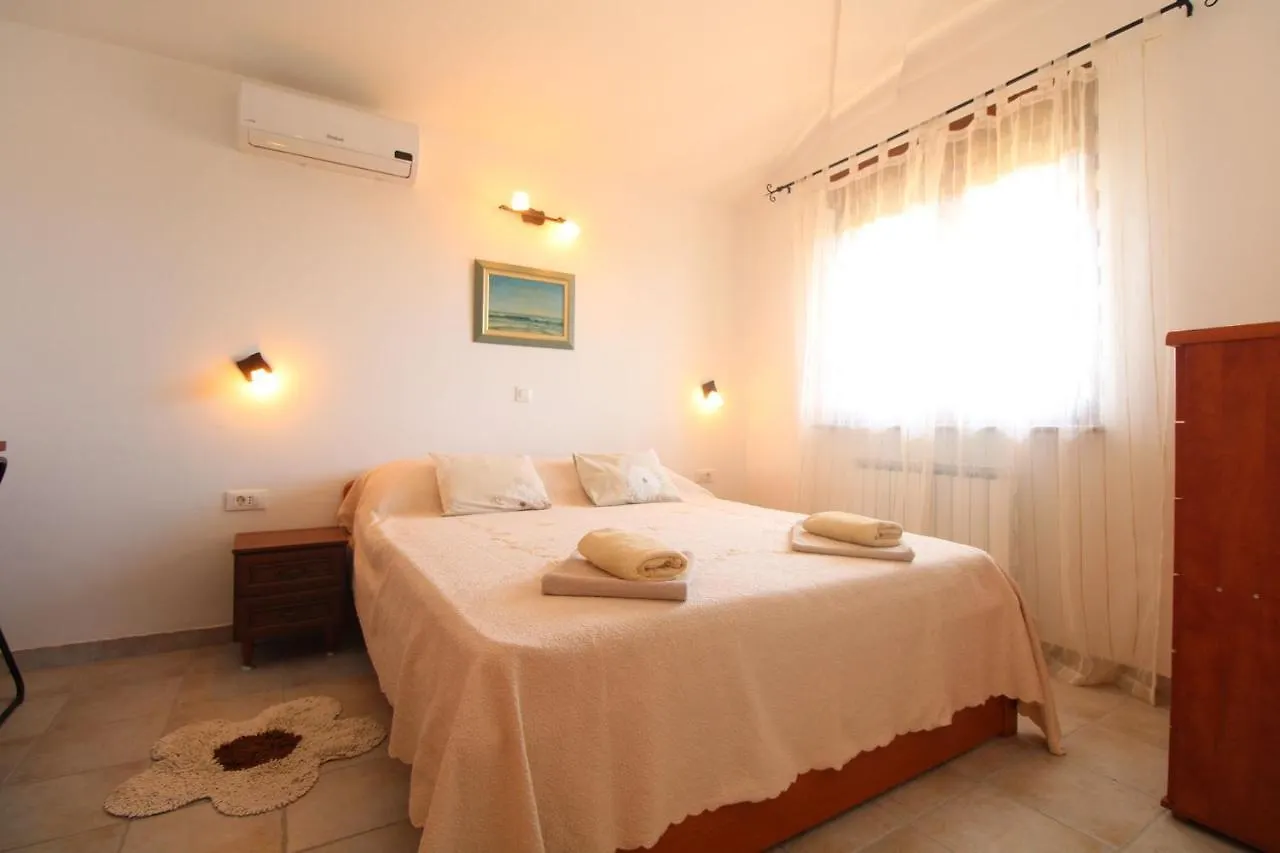 Holiday home Family Friendly House With A Swimming Pool Liznjan, Medulin - 20798 Villa